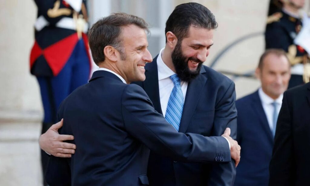 الرئيس السوري للمرحلة الانتقالية أحمد الشرع يلتقي الرئيس التركي رجب طيب أردوغان في اسطنبول - 24 أيار 2025 (رئاسة الجمهورية)