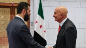 الرئيس السوري، أحمد الشرع يستقبل المبعوث الأمريكي إلى سوريا توم باراك في دمشق 29 من أيار 2025 (رئاسة الجمهورية العربية السورية )