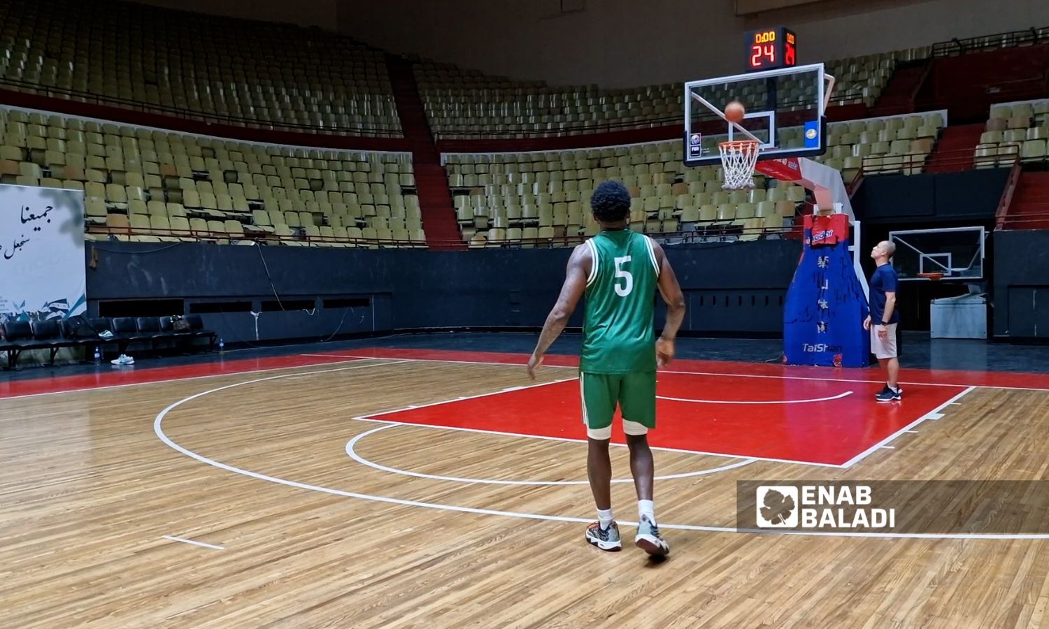 منتخب سوريا لكرة السلة يستعد في صالة الفيحاء للمنافسة في كأس آسيا - 6 آب 2025 (عنب بلدي/ أنس الخولي)