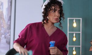 الفنانة السورية أمل عرفة من آخر مسلسلاتها "يا أنا يا هي" - 2025 (قناة رؤيا)
