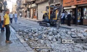 محافظة دمشق تعيد تأهيل الشارع الواصل بين منطقة باب توما وباب شرقي - 6 آب 2025 (عنب بلدي / أنس الخولي)
