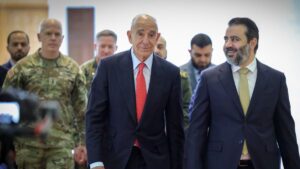 وزير الخارجية السوري أسعد الشيباني  يلتقي المبعوث الأمريكي توماس براك في دمشق - 29 أيار 2025 (الخارجية السورية/فيسبوك)