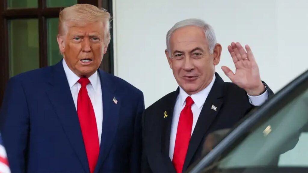صورة أرشيفية - الرئيس الأمريكي دونالد ترامب ورئيس الوزراء الإسرائيلي بنيامين نتنياهو. كان ترامب وعد بوقف سريع لحرب غزة. صورة من: Leah Millis/REUTERS