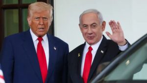 صورة أرشيفية - الرئيس الأمريكي دونالد ترامب ورئيس الوزراء الإسرائيلي بنيامين نتنياهو. كان ترامب وعد بوقف سريع لحرب غزة. صورة من: Leah Millis/REUTERS
