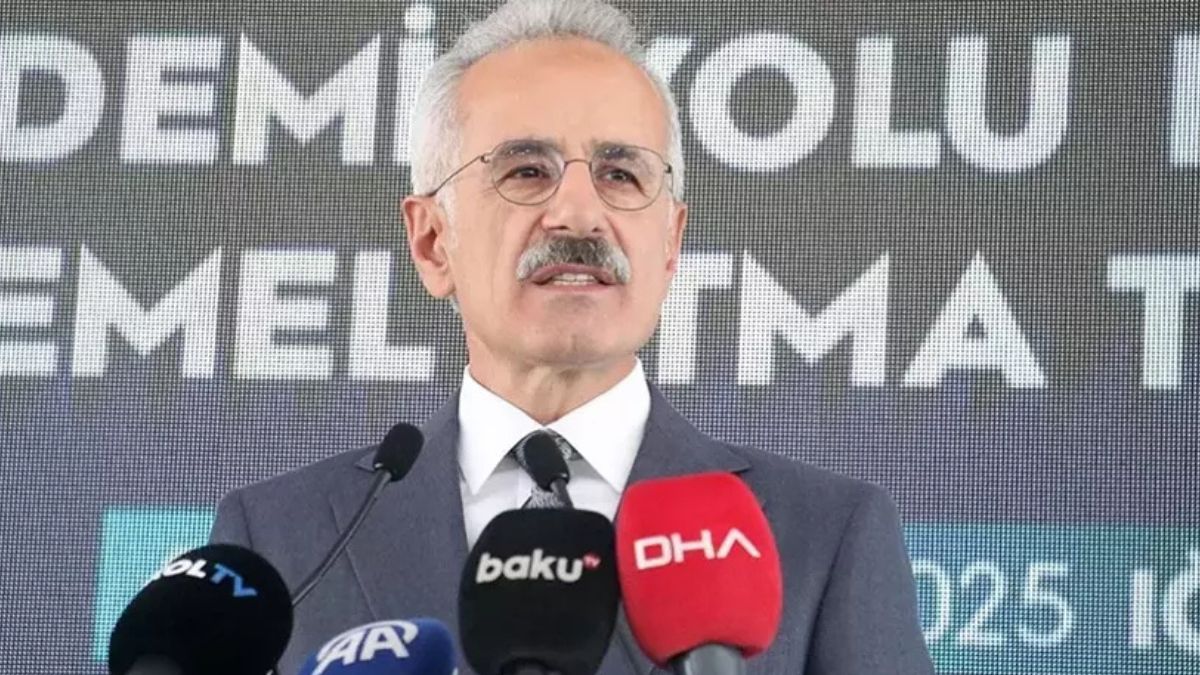 وزير النقل والبنية التحتية التركي عبد القادر أورال أوغلو - 22 آب 2025 (ميليت)