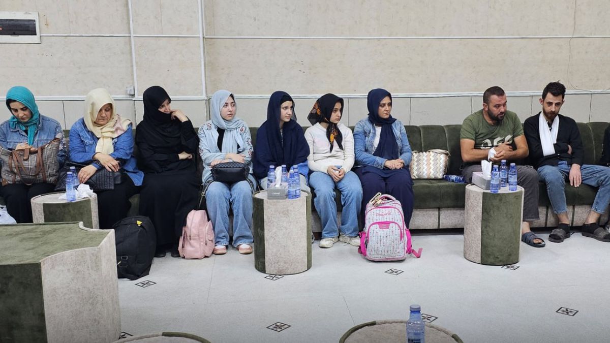 الأمن الداخلي يحرر مدنيين اختطفوا في أثناء توجههم إلى السويداء قبل نحو أسبوع - 22 آب 2025 (الإخبارية السورية)
