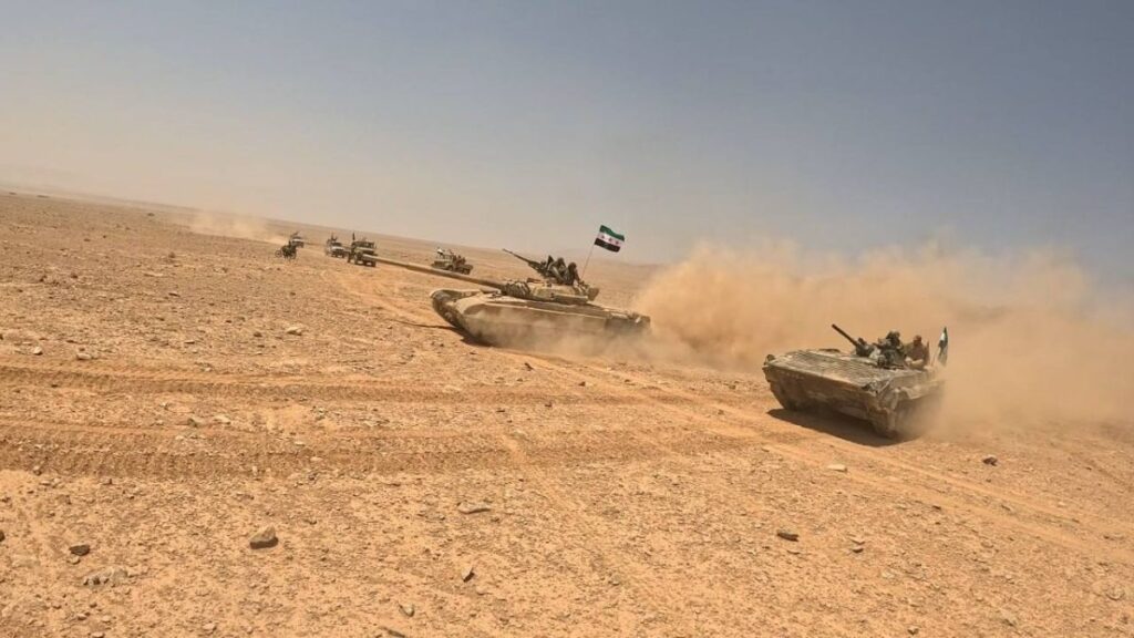 تدريبات بالذخيرة الحية لعناصر الفرقة "42" ضمن الجيش السوري - 27 تموز 2025 (وزارة الدفاع السورية/ فيسبوك)