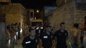 الشرطة التركية وفرق الإنقائ تبحث عن الطفلة السورية أريج الجاروخ بعد اختفائها في ولاية كلس - 24 آب 2025 (صباح)