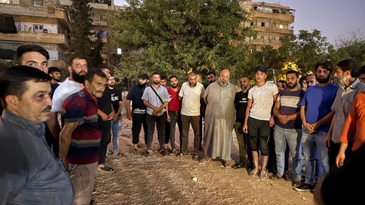 احتجاجات أمام مخفر الكلاسة في مدينة حلب