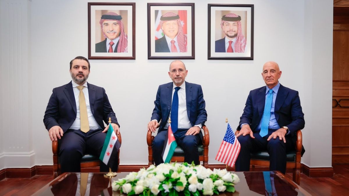 اجتماع ثلاثي في الأردن شارك فيه وزير الخارجية السوري أسعد الشيباني لبحث وقف إطلاق النار في السويداء - 12 آب 2025 (وزارة الخارجية السورية)