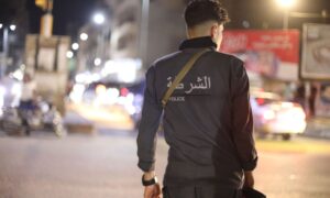 انتشار لعناصر الأمن الداخلي لتأمين الطرقات في دير الزور خلال عيد الأضحى - 8 حزيران 2025 (وزارة الداخلية السورية)