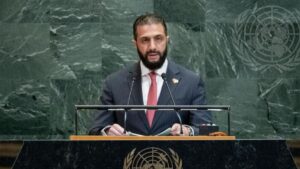 الرئيس السوري، أحمد الشرع، خلال إلقائه كلمة في الجمعية العامة للأمم المتحدة 24 أيلول 2025 ( مكتبة الصور في الأمم المتحدة)