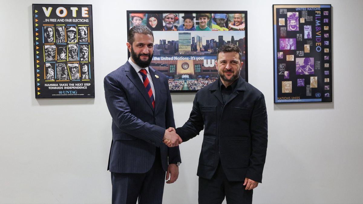 لقاء الرئيس السوري أحمد الشرع و نظيره الأوكراني فولوديمير زيلينسكي في نيويورك - 24 أيلول 2025 (رئاسة الجمهورية العربية السورية)