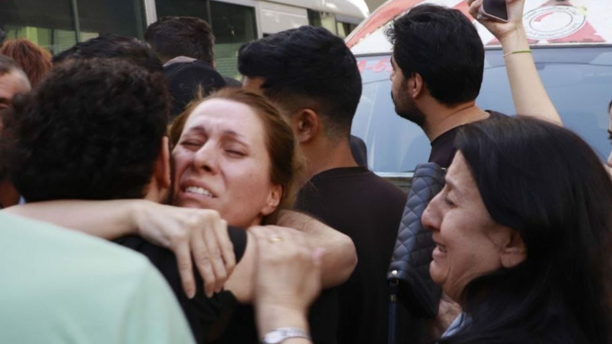 وزارة الداخلية تفرج عن محتجزين من محافظة السويداء كانوا بسجن عدرا بريف دمشق - 22 أيلول 2025 (السويداء 24/ فيسبوك)