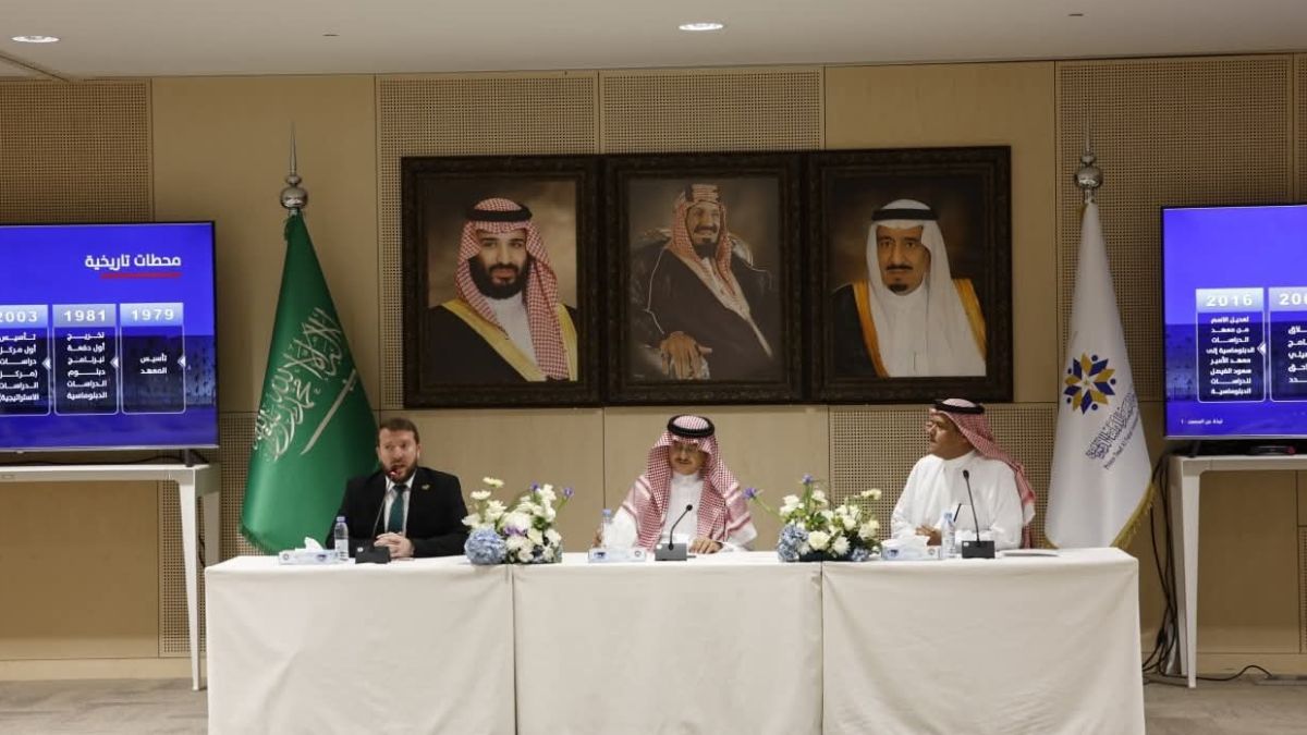 وقع المعهد الدبلوماسي السوري اتفاقية تفاهم وتعاون مشترك مع معهد الأمير سعود الفيصل للدراسات الدبلوماسية في السعودية لتعزيز التعاون والدبلوماسي- 14 أيلول 2025 (وزارة الخارجية والمغتربين السورية)