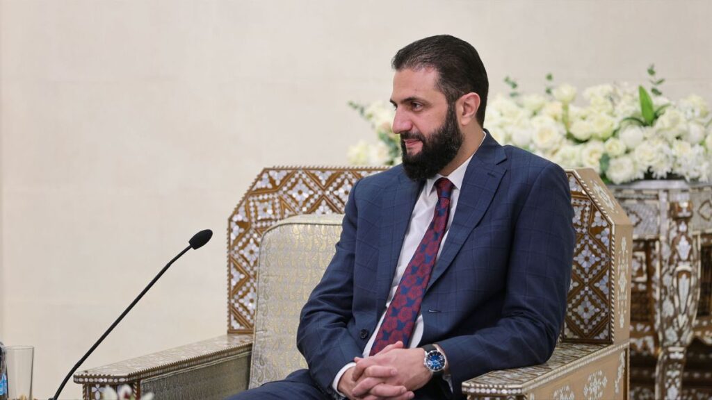 الرئيس السوري للمرحلة الانتقالية أحمد الشرع يلتقي وفدًا أمريكيًا - 12 أيلول 2025 (رئاسة الجمهورية)