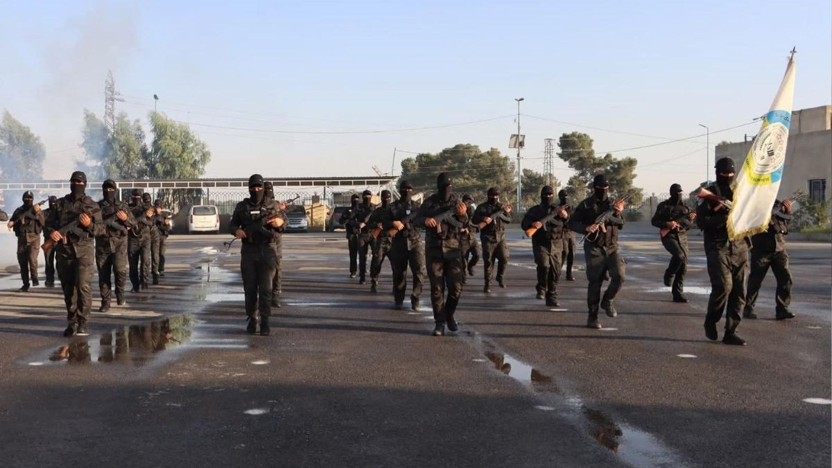 عناصر من قوات سوريا الديمقراطية "قسد" في دير الزور - 24 حزيران 2025 (الإدارة الذاتية في شمال شرق سوريا)