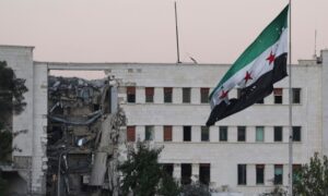 آثار القصف الإسرائيلي على دمشق إثر أحداث السويداء - 17 تموز 2025 (AP NEWS)
