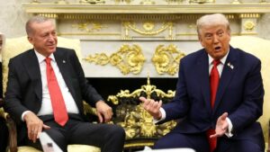 الرئيس الأمريكي دونالد ترامب، يلتقي الرئيس التركي، رجب طيب أردوغان في واشنطن 25 من أيلول 2025 (رويترز)