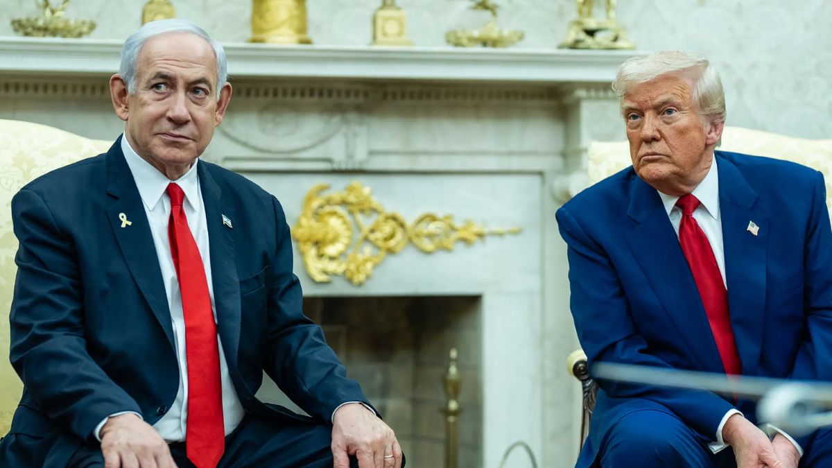 الرئيس الأمريكي دونالد رتامب يلتقي رئيس الوزراء الإسرائيلي بنايمين نتنياهو في المكتب البيضاوي بالبيت الأبيض 8 نيسان 2025 (نيويورك تايمز)