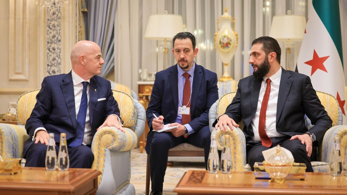 لقاء الرئيس السوري أحمد الشرع مع رئيس الفيفا جياني إنفانتينو 28 تشرين الأول 2025 (وزارة الخارجية والمغتربين / فيسبوك)