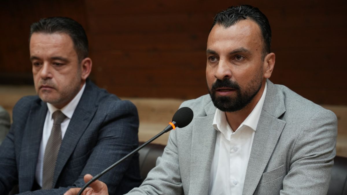 محمد الضامن خلال مؤتمر تكريم منتخب سوريا لألعاب القوى 7 تشرين الأول 2025 (الاتحاد العربي السوري لألعاب القوى / فيسبوك)