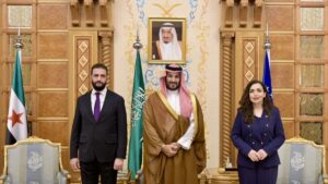 لقاء الرئيس السوري أحمد الشرع وولي العهد السعودي محمد بن سلمان ورئيسة جمهورية كوسوفو فيوزا عثمان في الرياض - 29 تشرين الأول 2025 (فيوزا عثمان/ إكس) لقاء الرئيس السوري أحمد الشرع وولي العهد السعودي محمد بن سلمان ورئيسة جمهورية كوسوفو فيوزا عثمان في الرياض - 29 تشرين الأول 2025 (فيوزا عثمان/ إكس)