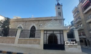 مبنى كنيسة مار جرجس للسريان الأرثوذكس في حي السريان - 30 أيلول 2025 ( عنب بلدي)
