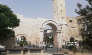 باب شرقي أحد أبواب دمشق السبعة والذي يعد من داخل سورها - 22 تشرين الأول 2025 (عنب بلدي/كريستينا الشماس)
