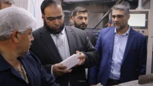 معاون وزير الاقتصاد والصناعة يراقب عملية الإنتاج في معمل خميرة خمص بعد استئناف تشغيله - 20 تشرين الأول 2025 (سانا) 