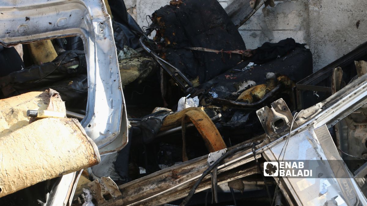 مقتل شخصين بانفجار سيارة في ريف حلب - 22 تشرين الأول 2025 (عنب بلدي/ محمد مصطو) مقتل شخصين بانفجار سيارة في ريف حلب - 22 تشرين الأول 2025 (عنب بلدي/ محمد مصطو)