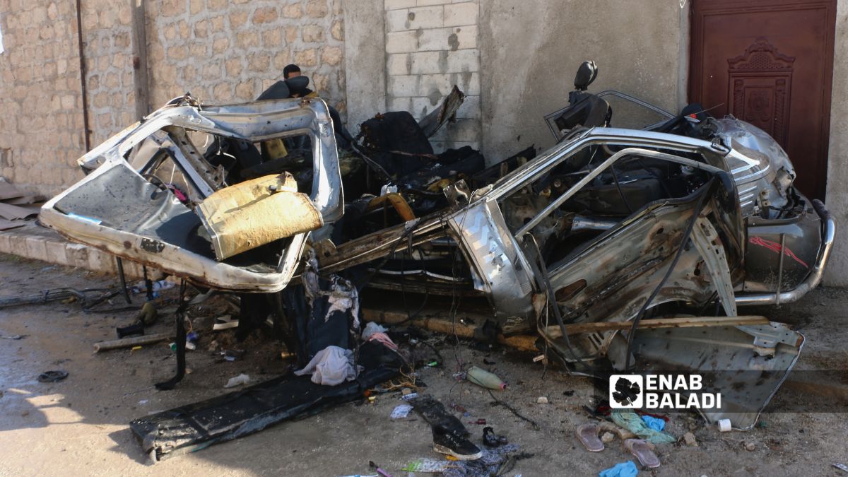 مقتل شخصين بانفجار سيارة في ريف حلب - 22 تشرين الأول 2025 (عنب بلدي/ محمد مصطو) مقتل شخصين بانفجار سيارة في ريف حلب - 22 تشرين الأول 2025 (عنب بلدي/ محمد مصطو)