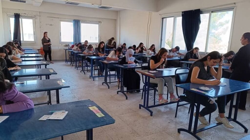 تقديم طلاب مدرسة التمريض في السويداء اختباراتهم العملية للفصل الدراسي الثاني - 29 أيلول 2025 (وزارة الصحة السورية)