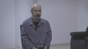 وسيم الأسد يمثل أمام قاضي التحقيق لتلقي التهم بحقه - 30 أيلول 2025 (وزارة العدل/ لقطة شاشة)