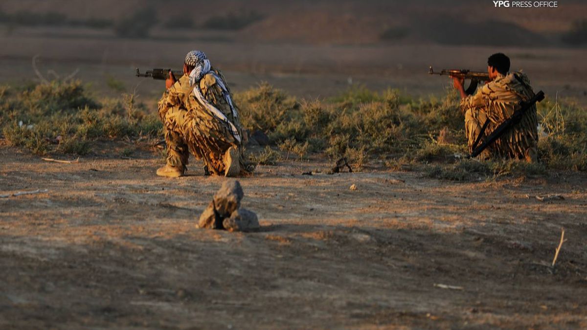 تدريبات ميدانية لمقاتلي "وحدات حماية الشعب" (YPG) - 7 أيلول 2025 (المركز الإعلامي لـ"YPG")