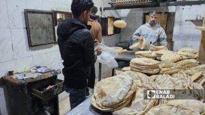 خط لإنتاج الخبز في فرن المزة الاحتياطي بدمشق - 18 شباط 2025 (عنب بلدي/ أحمد مسلماني) خط لإنتاج الخبز في فرن المزة الاحتياطي بدمشق - 18 شباط 2025 (عنب بلدي/ أحمد مسلماني)