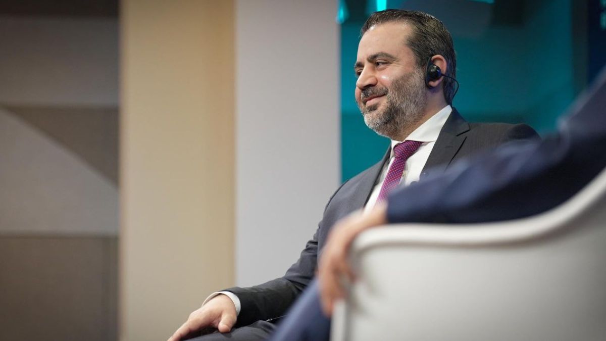 وزير الخارجية السوري أسعد الشيباني خلال حوار مع الصحفي فريد زكريا في نيويورك - 26 أيلول 2025 (الخارجية السورية)