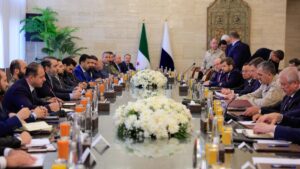 وفد روسي يلتقي بممثلين عن الحكومة السورية في دمشق - 9 أيلول 2025 (وزارة الخارجية)