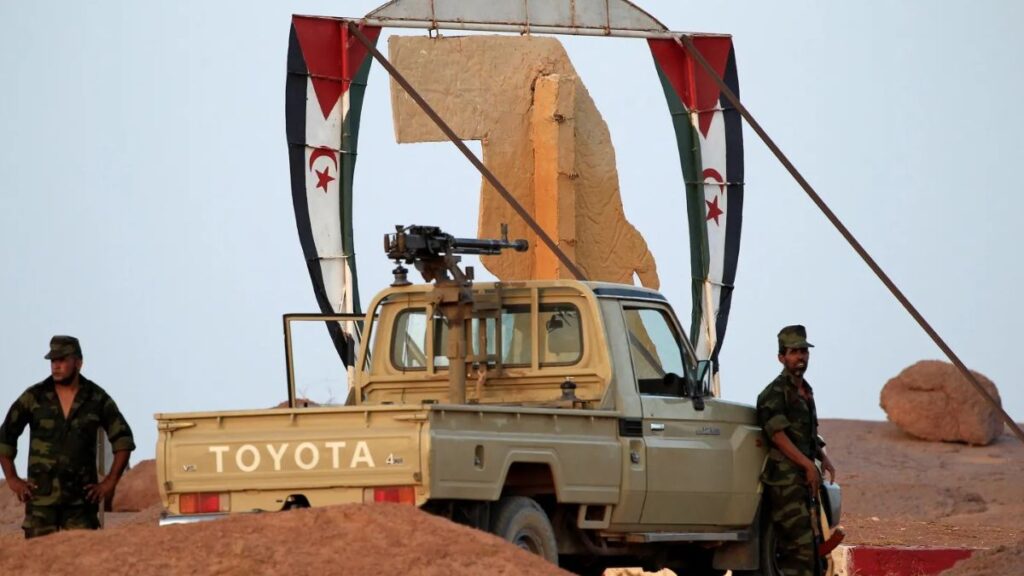 مقاتلون من جبهة البوليساريو في الصحراء المغربية 9 أيلول 2016 (رويترز)