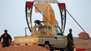 مقاتلون من جبهة البوليساريو في الصحراء المغربية 9 أيلول 2016 (رويترز) 