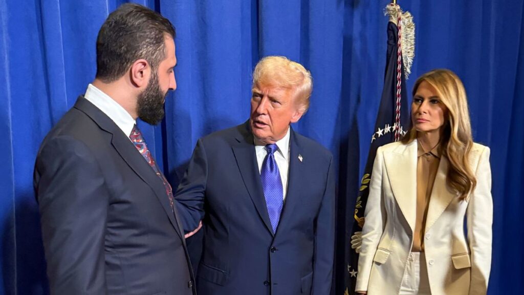 الرئيس السوري أحمد الشرع يلتقي الرئيس الأمريكي دونالد ترامب وزوجته ميلانيا ترامب 25 أيلول 2025 (الرئاسة السورية)