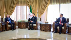 الرئيس السوري في المرحلة الانتقالية أحمد الشرع يستقبل وزير الخارجية الألماني يوهان فاديفول بحضور وزير الخارجية والمغتربين أسعد الشيباني - 30 تشرين الأول 2025 (وزارة الخارجية والمغتربين السورية/ إكس)