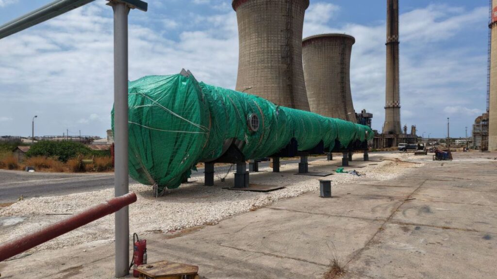 مصفاة بانياس تبدأ تنفيذ مشروع استبدال أجسام المفاعلات الأربعة (R1, R2, R3, R4) في وحدة التحسين - 5 أيلول 2025 (وزارة الطاقة/ إكس)