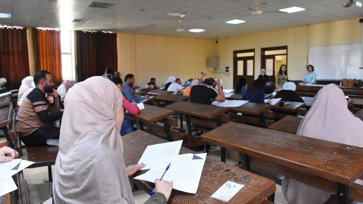 امتحانات الدورة التكميلية الخاصة بالخريجين من السنوات الأخيرة في جامعو دمشق - 12 تشرين الأول 2025 (جامعة دمشق/ فيسبوك)