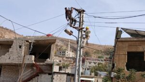 ورشات كهرباء ريف دمشق تعيد التيار إلى بلدة بيت جن بعد الهجوم الإسرائيلي عليها - 29 تشرين الثاني 2025 (شركة كهرباء ريف دمشق)