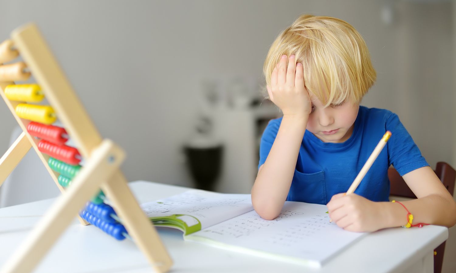 عُسر الكتابة.. اضطراب عصبي يعوق التعبير بالقلم