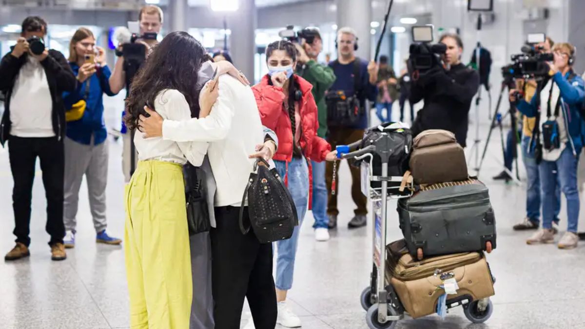 وبحسب التحليل الذي أعدّه مفوض الشؤون الداخلية في الاتحاد الأوروبي ماغنوس برونر، يمكن لبرلين أن تجادل بأنها تستضيف بالفعل عدداً كبيراً من طالبي اللجوء الذين تقع مسؤوليتهم على دول أوروبية أخرى بموجب اتفاقية دبلن (Moritz Frankenberg/dpa/picture alliance)