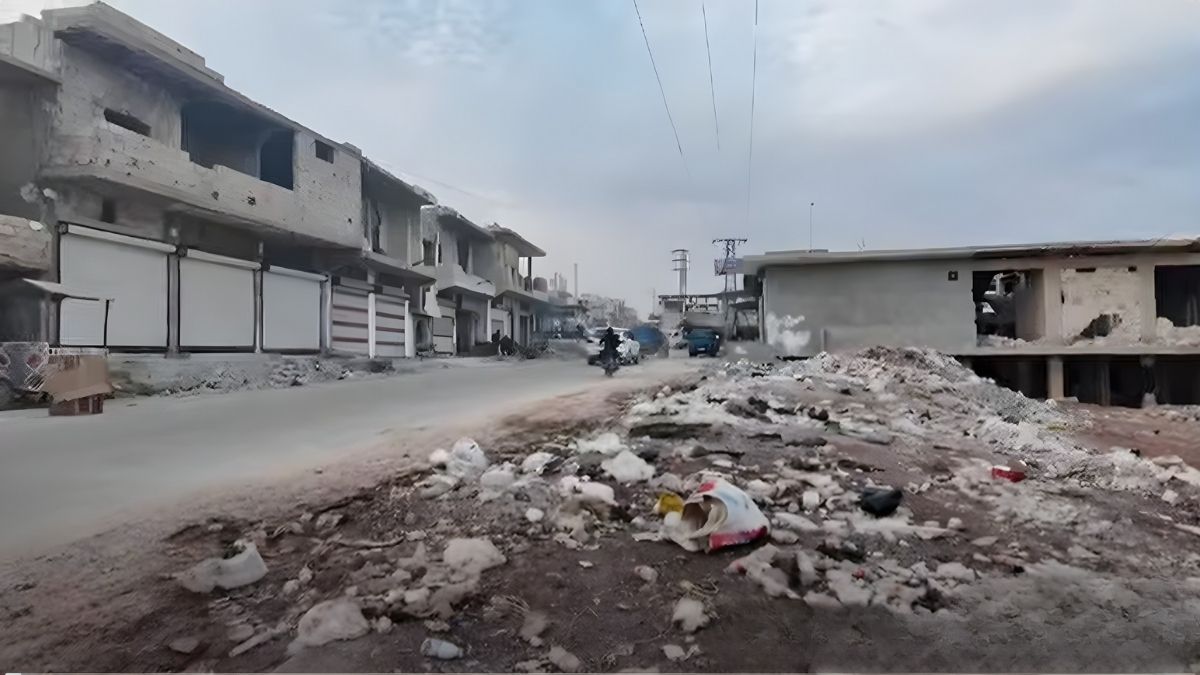 مكبّات القمامة العشوائية تهدد صحة الأهالي في كفرنبودة وكفرزيتا في حماة - 10 تشرين الثاني 2025 (محافظة حماة/فيسبوك)