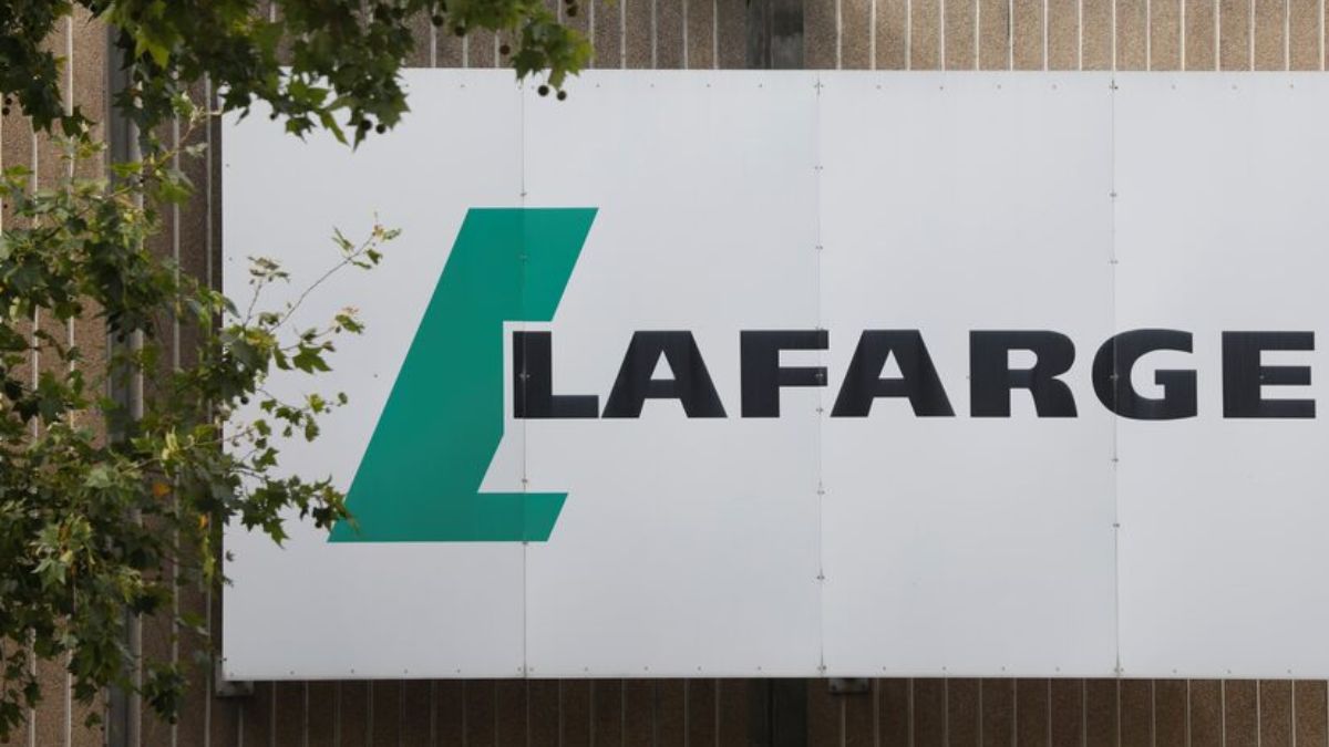 شركة لافارج الفرنسية تواجه تهمًا بتمويل الإرهاب في سوريا - 28 تموز 2023 (رويترز)