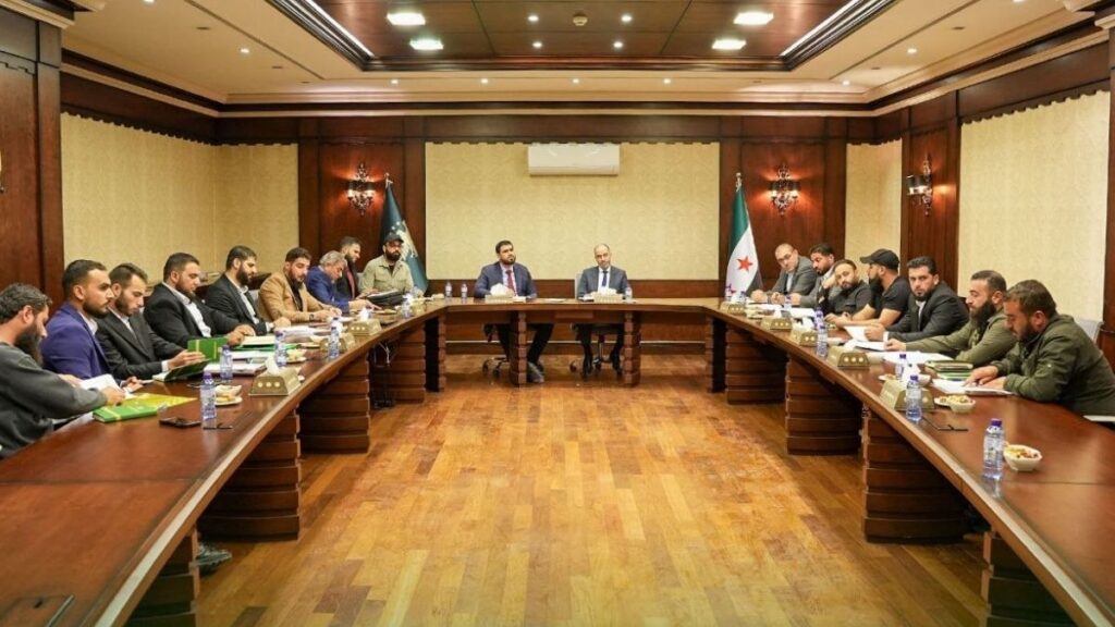 اجتماع شهري في مقر الهيئة العامة للمنافذ البرية والبحرية لمراجعة مؤشرات الأداء في المنافذ الحدودية والمناطق الحرة - 5 تشرين الثاني 2025 (هيئة المنافذ/تلجرام)